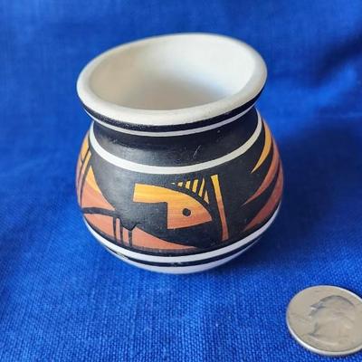Sale Photo Thumbnail #318: Ute Mountain Tribe, signed M Y 
3 inch diameter by 2.5 inches tall