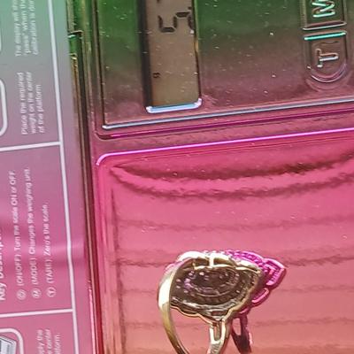 Beautiful Cluster cocktail ring 10K marked Size 7 -10 K