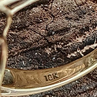 Beautiful Cluster cocktail ring 10K marked Size 7 -10 K