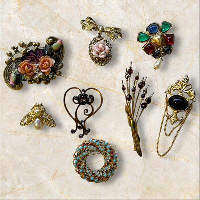 Costume Jewelry Lot of 8 Vintage Brooches / Pins