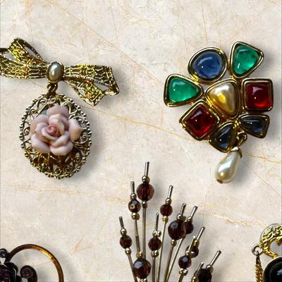 Costume Jewelry Lot of 8 Vintage Brooches / Pins