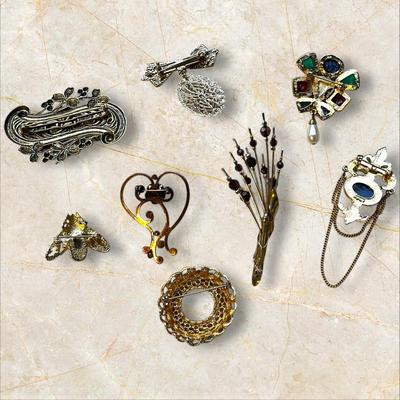 Costume Jewelry Lot of 8 Vintage Brooches / Pins