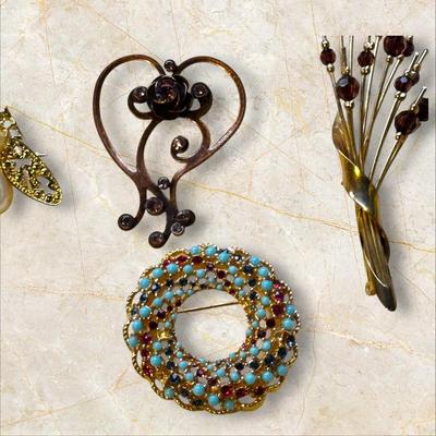 Costume Jewelry Lot of 8 Vintage Brooches / Pins