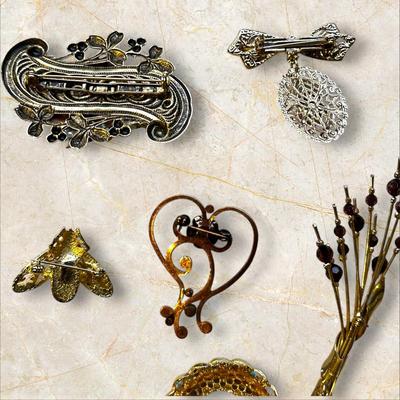 Costume Jewelry Lot of 8 Vintage Brooches / Pins