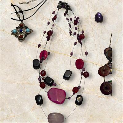 Lot of Costume Jewelry Just Necklaces (10)