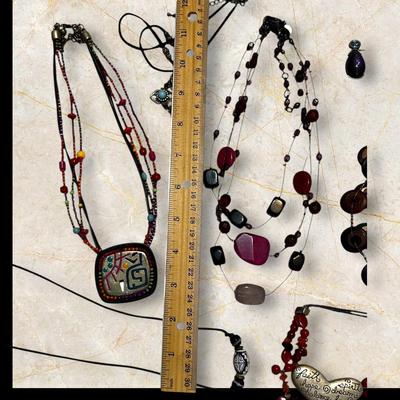 Lot of Costume Jewelry Just Necklaces (10)