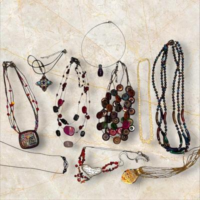 Lot of Costume Jewelry Just Necklaces (10)