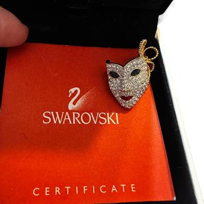 Swarovski Swan Signed Crystal Mardi Gras Theater Mask Brooch Lapel Pin
