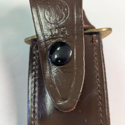 Smith & Wesson Fixed Blade Wooden Handled 1431 Knife w/ Leather Sheath