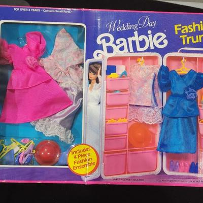 Vintage Barbie Doll Wedding Day Fashion Trunk 1991 & Costume Ball Mask Shop Retro Rare