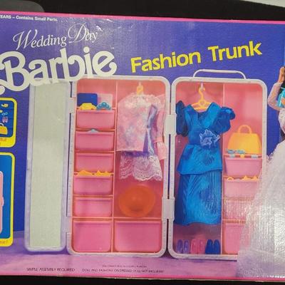 Vintage Barbie Doll Wedding Day Fashion Trunk 1991 & Costume Ball Mask Shop Retro Rare