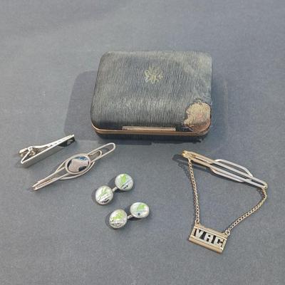 Vintage equestrian cuff links, Tie Chain VAC - vintage Tie clips - in an old box.