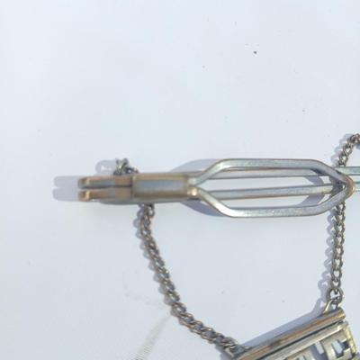 Vintage equestrian cuff links, Tie Chain VAC - vintage Tie clips - in an old box.