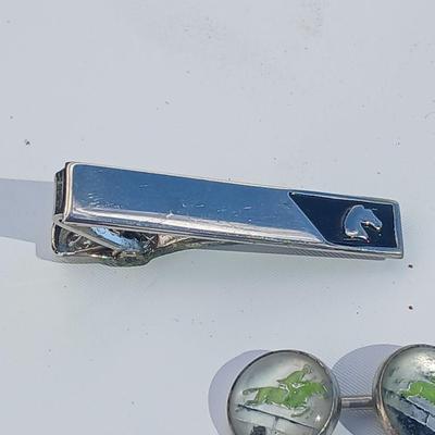 Vintage equestrian cuff links, Tie Chain VAC - vintage Tie clips - in an old box.