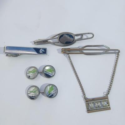 Vintage equestrian cuff links, Tie Chain VAC - vintage Tie clips - in an old box.
