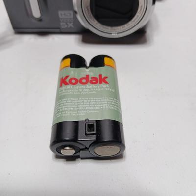 Kodak EasyShare Z1285 digital camera high-definition digital camera with case 12 MP 5x zoom