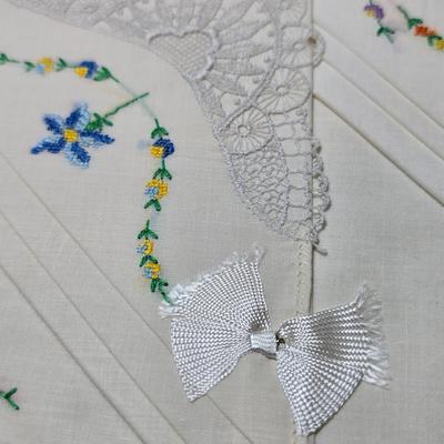 At least 10 Vintage embroidered kerchiefs - and Spunwell pillowcases in original boxes -