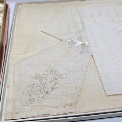 At least 10 Vintage embroidered kerchiefs - and Spunwell pillowcases in original boxes -