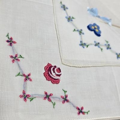 At least 10 Vintage embroidered kerchiefs - and Spunwell pillowcases in original boxes -