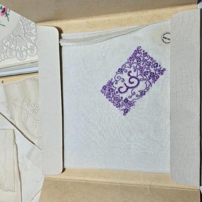 At least 10 Vintage embroidered kerchiefs - and Spunwell pillowcases in original boxes -