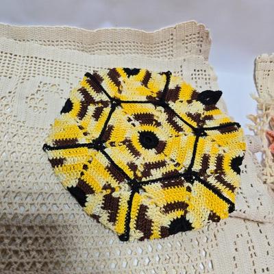 Vintage crocheted doilies and trivets - pot holders - Vintage retro fun!