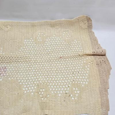 Vintage crocheted doilies and trivets - pot holders - Vintage retro fun!