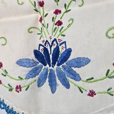 Assortment of embroidered cloth - flowers, cats and other cute patterns