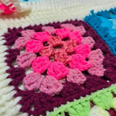 Fancy and fun crocheted Afghan blanket - colorful quilted like pattern