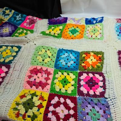 Fancy and fun crocheted Afghan blanket - colorful quilted like pattern