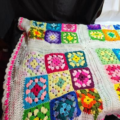 Fancy and fun crocheted Afghan blanket - colorful quilted like pattern