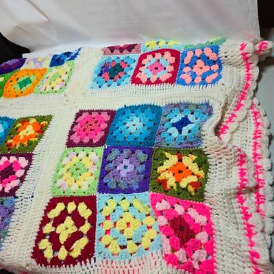 Fancy and fun crocheted Afghan blanket - colorful quilted like pattern