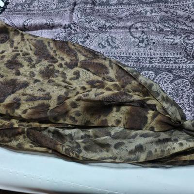 Nice scarves -of different colors and patterns new Croft & Barrow neck scarf