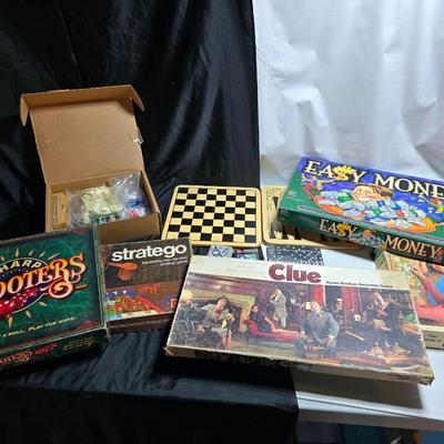 Board games - Easy Money - Strageo - Clue - Checkers and more
