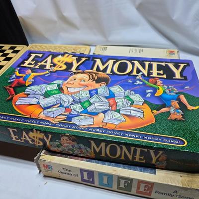 Board games - Easy Money - Strageo - Clue - Checkers and more
