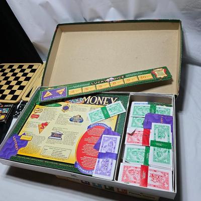 Board games - Easy Money - Strageo - Clue - Checkers and more