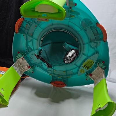 Sit, Spin & Stand Entertainer 360 Seat & Activity Table - Infantino