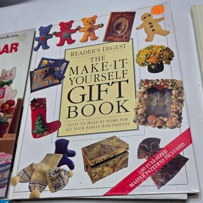Craft books - Gifts - Beads - Easy crafts and others