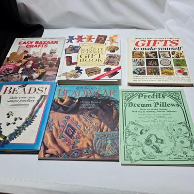 Craft books - Gifts - Beads - Easy crafts and others
