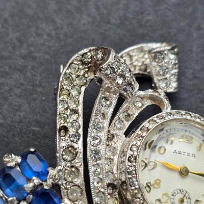 Vintage Vintage art deco DO Creations David Ornstein rhinestone brooch watch Aster watch with a vintage rhinestone heart brooch