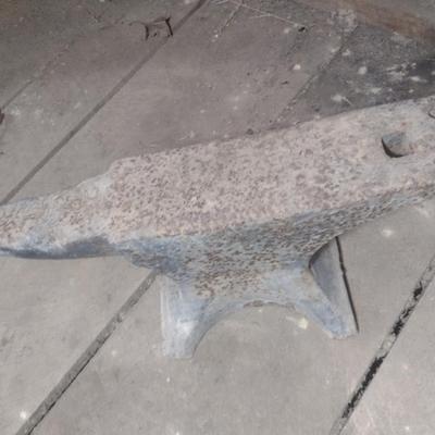 Vintage Blacksmith's Anvil Approximately 100lbs