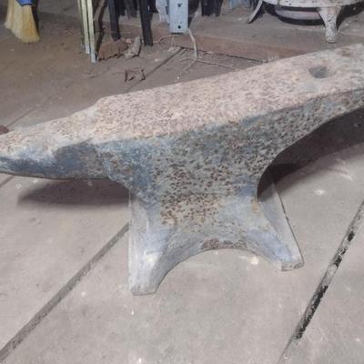 Vintage Blacksmith's Anvil Approximately 100lbs