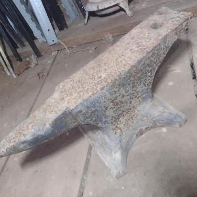 Vintage Blacksmith's Anvil Approximately 100lbs