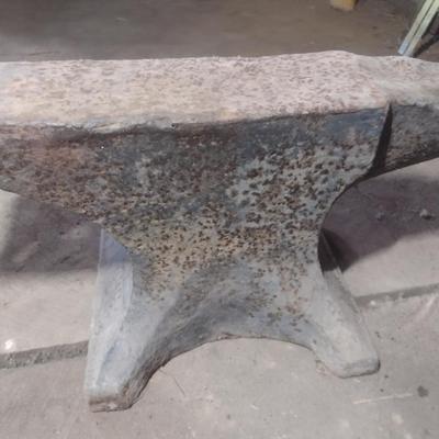 Vintage Blacksmith's Anvil Approximately 100lbs
