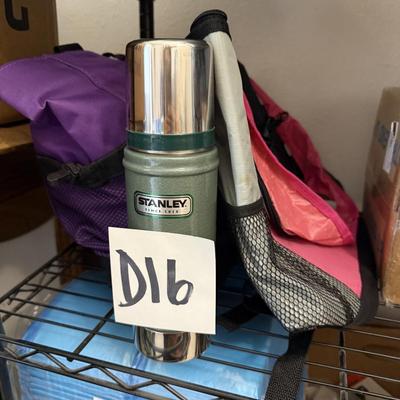 D16-Thermos and bags