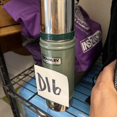 D16-Thermos and bags