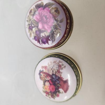 Small lip balm containers