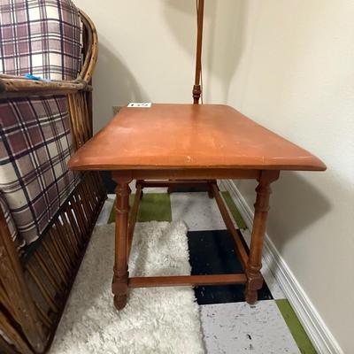 D3-Table and lamp