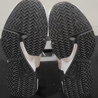 Sale Photo Thumbnail #109: Nike LeBron James Witness 6 White / BlackUS Size 11