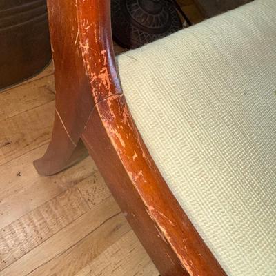 M43-Set of embroidered antique chairs