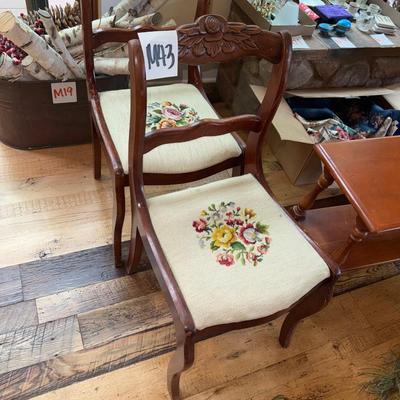 M43-Set of embroidered antique chairs